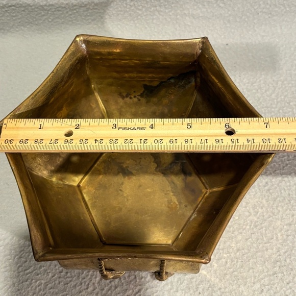 Vintage metal brass bronze hammered fruit basket planter twisted rope tassel - Picture 7 of 8